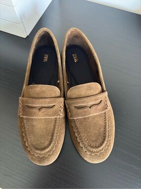 New without tags ZARA brown suede women’s loafers